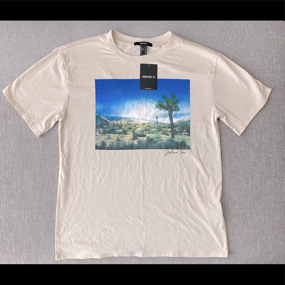 🆕 FOREVER 21 T-shirt